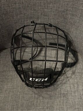 CCM FM580 Hockey Face Mask Cage Senior Large Black